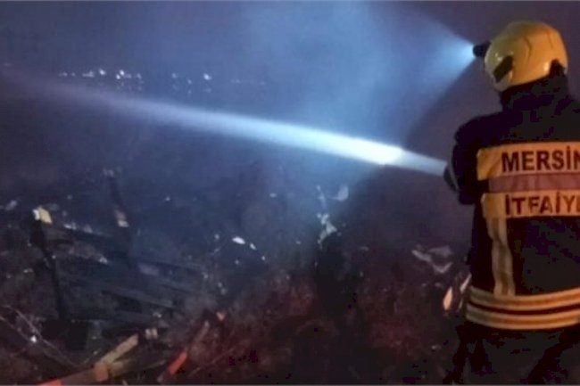 Domates serasında çıkan yangın zarara neden oldu