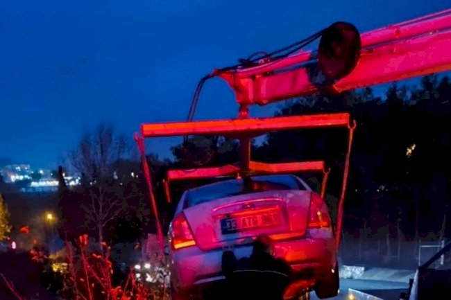 Gözne yolunda araç şarampole yuvarlandı: Facia ucuz atlatıldı