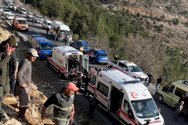 Mersin’de işçi servisi uçuruma yuvarlandı: 3 ölü 11 yaralı