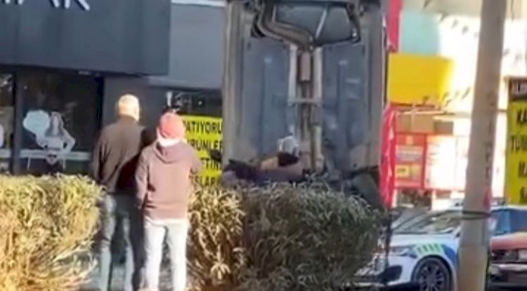 Erdemli’de Otomobil Takla Attı: Kaza Anı Kamerada