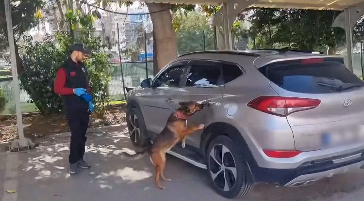 Mersin’de 27 litre metamfetamin ele geçirildi: 3 tutuklama