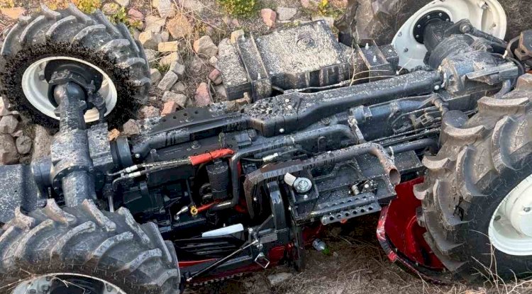 Mersin'de traktör devrildi: 1 ölü