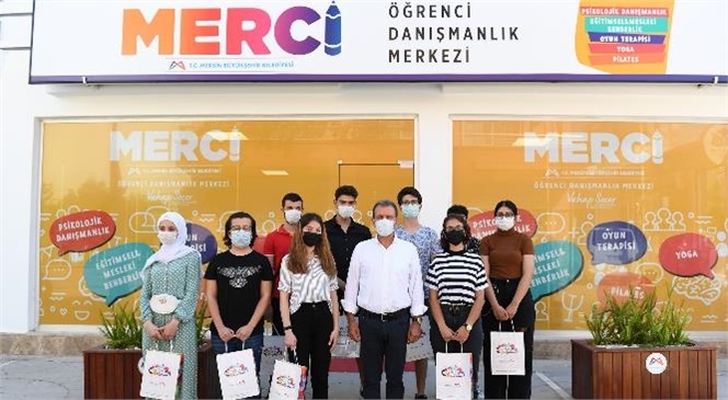Mersin Büyükşehir Belediye Başkanı Vahap Seçer, Gençlerin Geleceğine Işık Tutan Merci’yi Ziyaret Etti