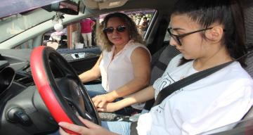 Kadın sürücü eğitmenleri Mersinli kadınların gözdesi oldu