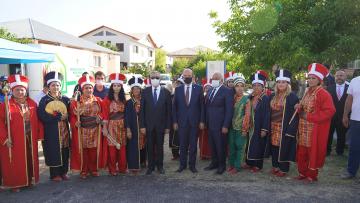 Cumhurbaşkanı Ersin Tatar’ı Kadın Mehteranlar Karşıladı