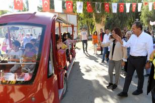 Seçer, Tarsus Gençlik Kampında ‘Halk Günü’ etkinliğine katıldı