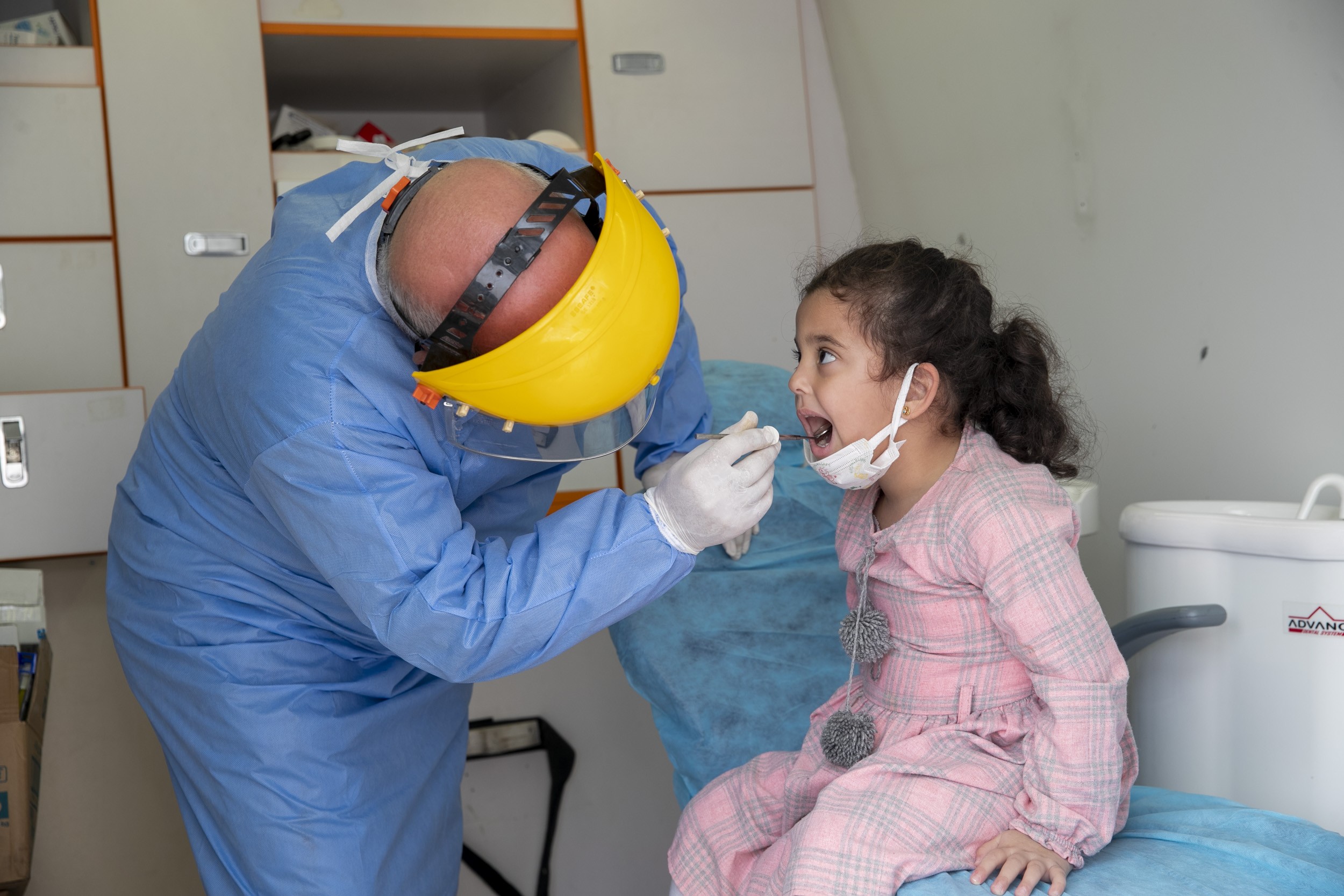 Mersin’de çocuklara ağız ve diş sağlığı kontrolü