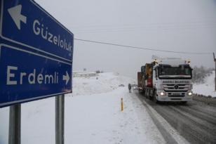 Karda Mahsur Kalanların İmdadına Erdemli Belediyesi Ekipleri Yetişti