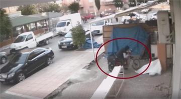 Bisiklet Hırsızı Kameralara Yakalandı
