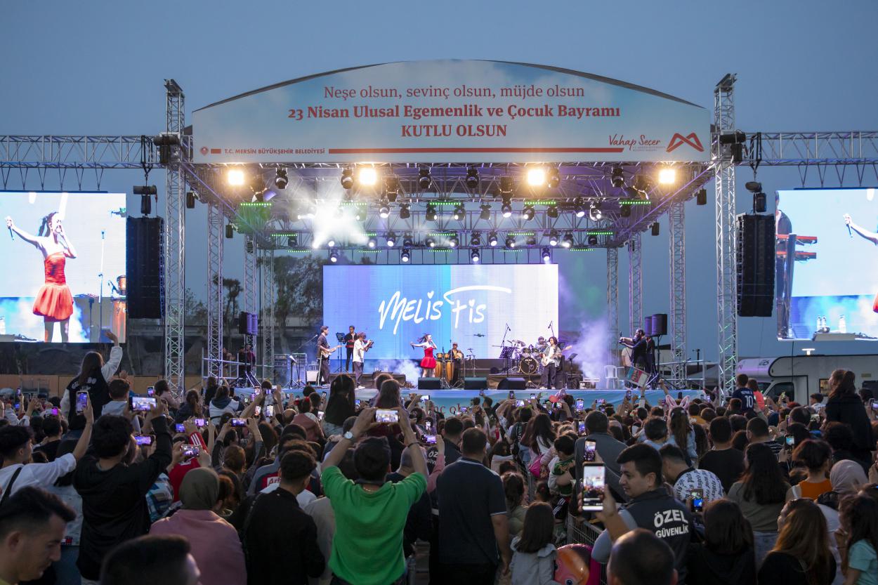 Uluslararası Çocuk Festivali’nin 3. Gününde Melis Fis Konseri Damga Vurdu